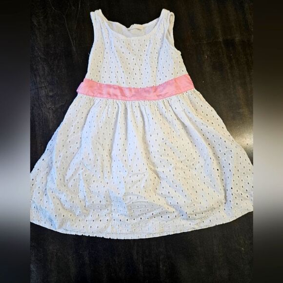 Beautiful mini boden white eyelet dress with pink bow 5-6yr - Picture 1 of 6